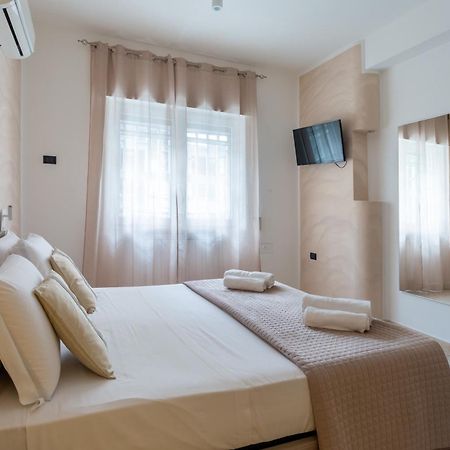 Napoli Fly Guest House 290 Екстериор снимка