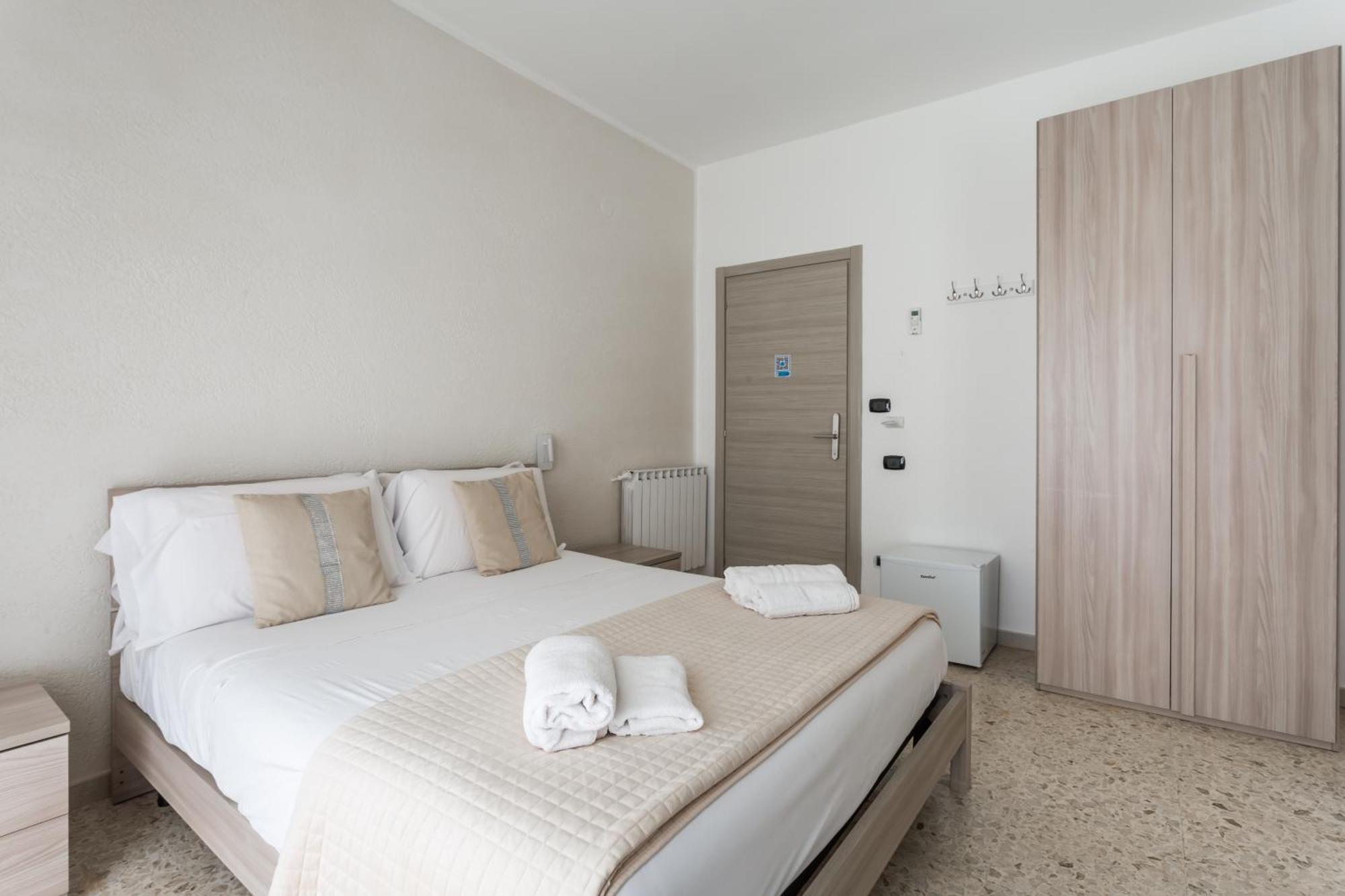 Napoli Fly Guest House 290 Екстериор снимка